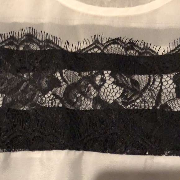 2 blouses - Picture 7 of 7